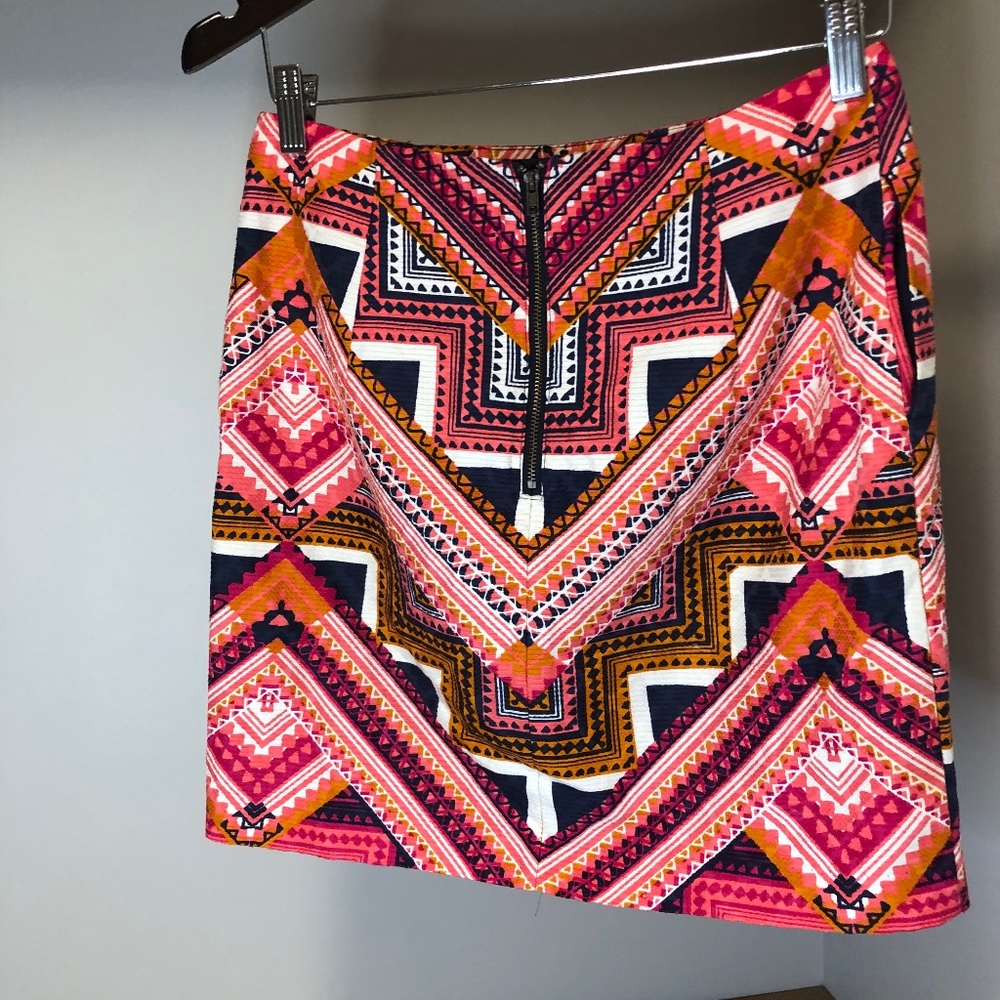 Fun pattern mini skirt
